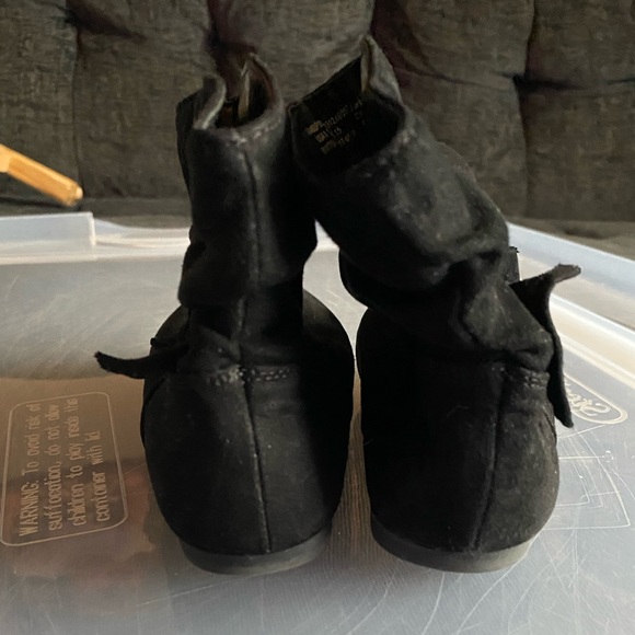 Toddler 8 Booties - Picture 3 of 4